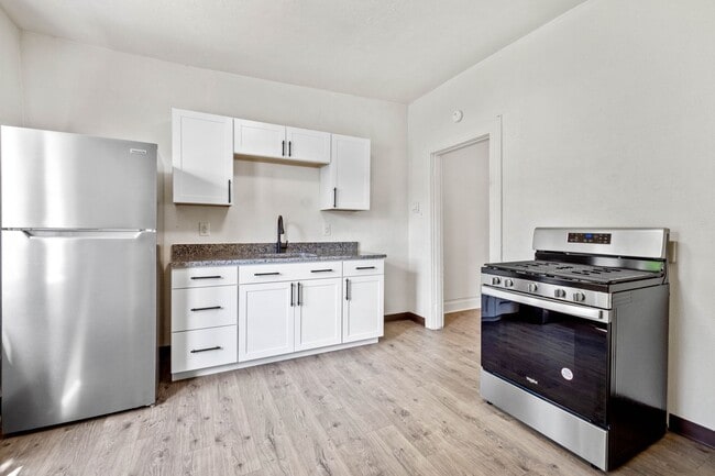 GREAT TWO BEDROOM IN SOUTH SIDE SLOPES! - GREAT TWO BEDROOM IN SOUTH SIDE SLOPES! Apartment