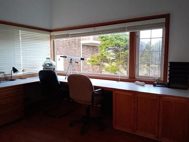 Foto del edificio - Furnished MID-TERM ~ Unique Ocean Front House