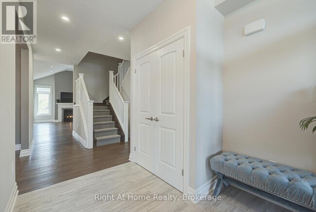Photo du bâtiment - 1038 Trailsway Ave