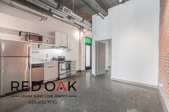 Building Photo - 430 S Broadway