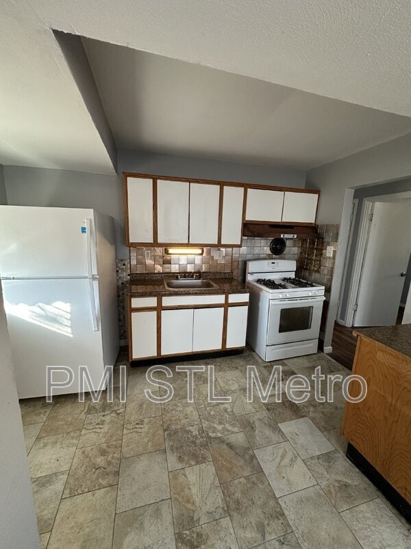Building Photo - 269 Roderick Dr