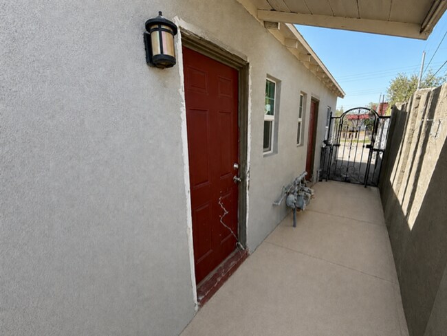 Building Photo - 1505 N 15th Ave