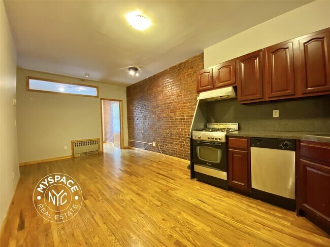 Foto del edificio - 891 Bergen St