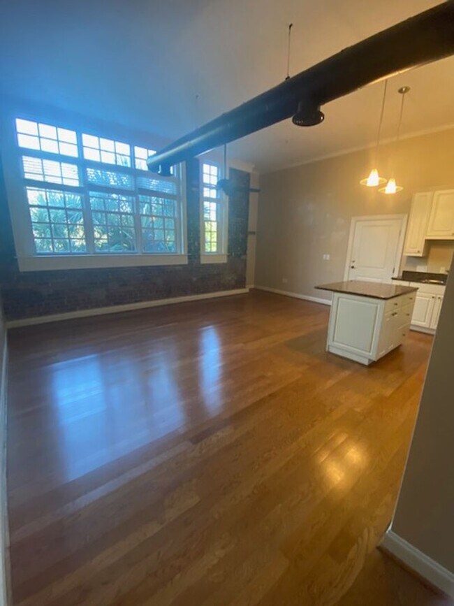Foto del edificio - Charming 2-bedroom Condo- Old Shandon
