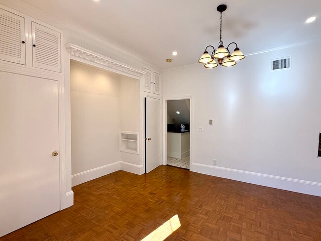 Building Photo - 104 Appleton St