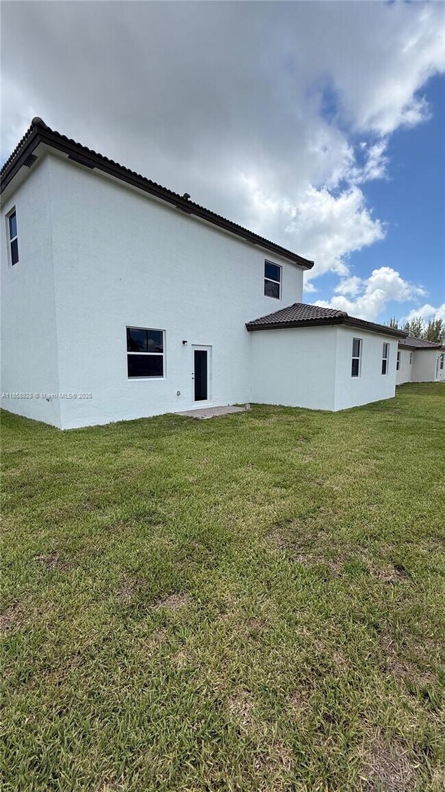 Foto del edificio - 2984 SE 23rd Ave