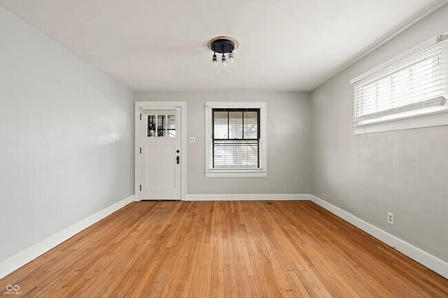 Foto del edificio - 902 N Emerson Ave