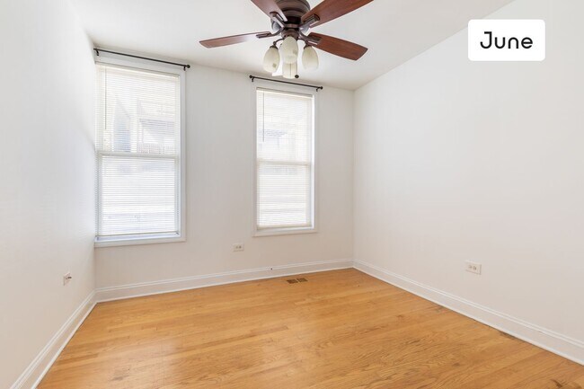 Foto del edificio - ROOM ONLY in 4-bed/2.0-bath Home