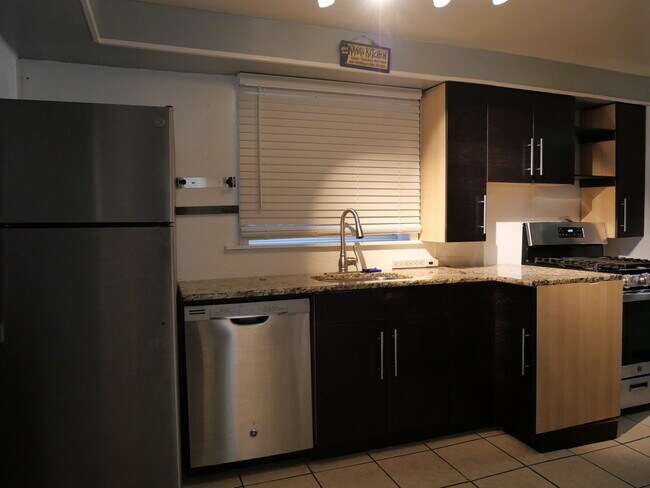 Foto del edificio - 2304 N Monitor Ave