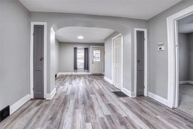 Building Photo - 586 Highland Ave
