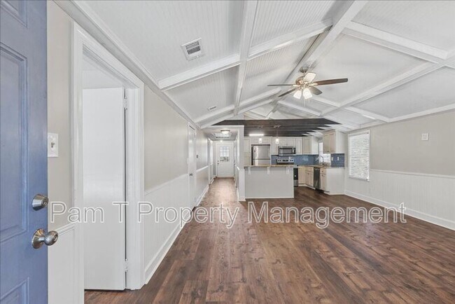Foto del edificio - 2022 Ridgewood Ave