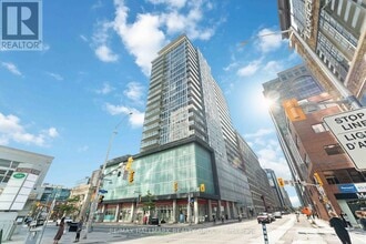 Building Photo - 324-1324 Laurier Ave W