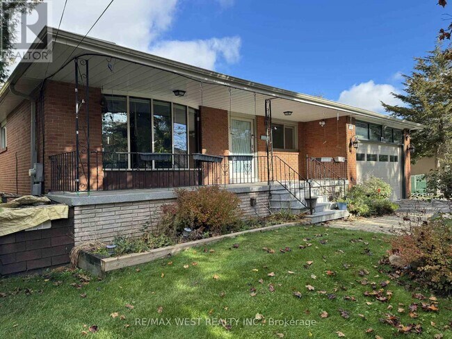 Photo du bâtiment - 80 Maple Grove Ave