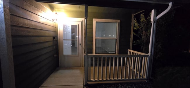 Foto del edificio - 721 Waterglen Dr