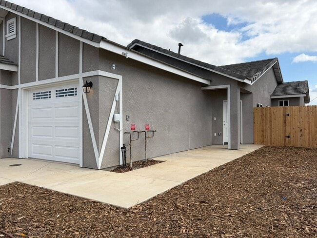 Foto del edificio - 6011 Cougar Trl