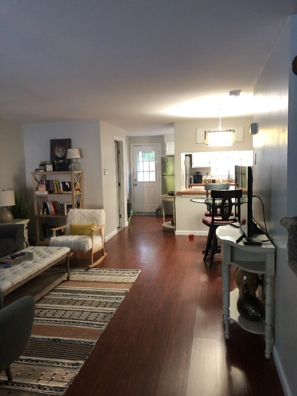 Foto del edificio - 21 Blossom Ln