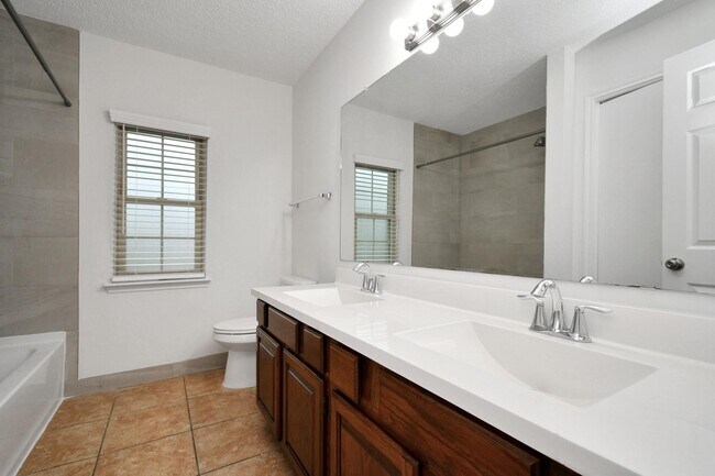 Foto del edificio - 3226 Granite Lake Dr