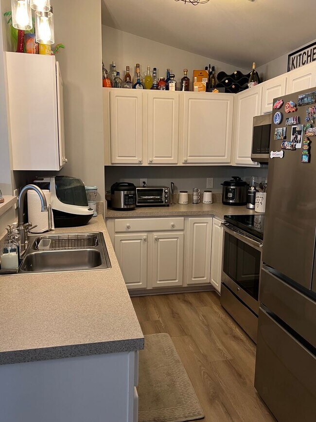Foto del edificio - Updated 2-Bedroom Condo in Winston-Salem