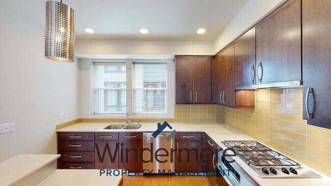 Foto del edificio - 211 W Sumach St