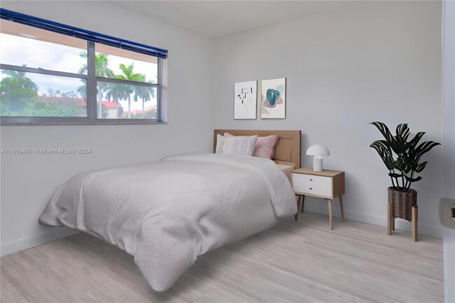 Foto del edificio - 7991 Sunrise Lakes Dr N