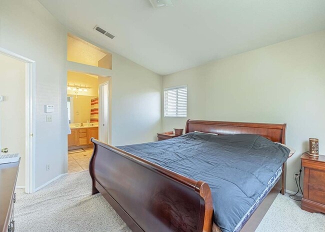 Foto del edificio - 3215 Fairgreen Ln