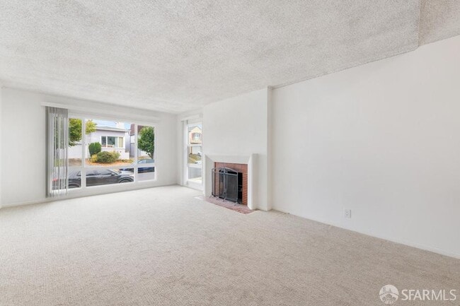 Building Photo - 85 Dorchester Dr