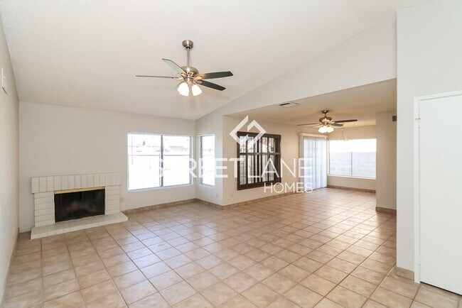 Foto del edificio - Charming 3 bedroom POOL home in Glendale!
