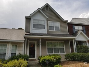 Building Photo - 3013 Summercroft Ln
