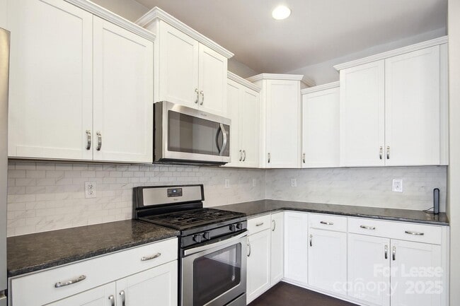 Building Photo - 2169 Grist Mill Dr SW