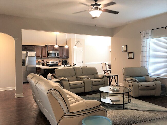 Foto del edificio - 7054 Summerton Dr