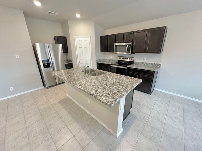 Building Photo - AVAILABLE NOW!