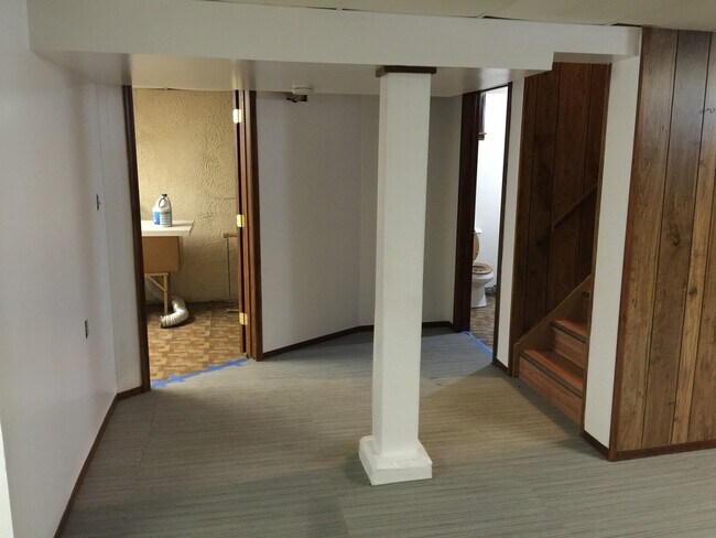 Foto del edificio - 3 bedroom 2 bath bungalow with finished basement