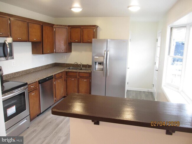 Foto del edificio - 7928 Gilmore Ave