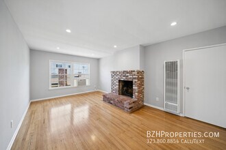 Building Photo - 5303 1/2 Vantage Ave