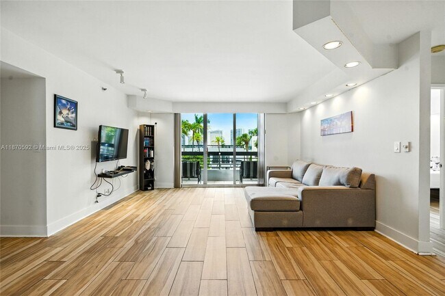 Foto del edificio - 3600 Mystic Pointe Dr