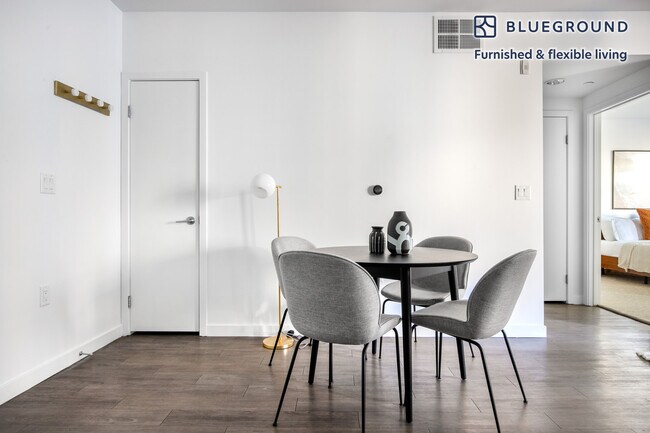 Foto del edificio - 1725 S Bascom Ave