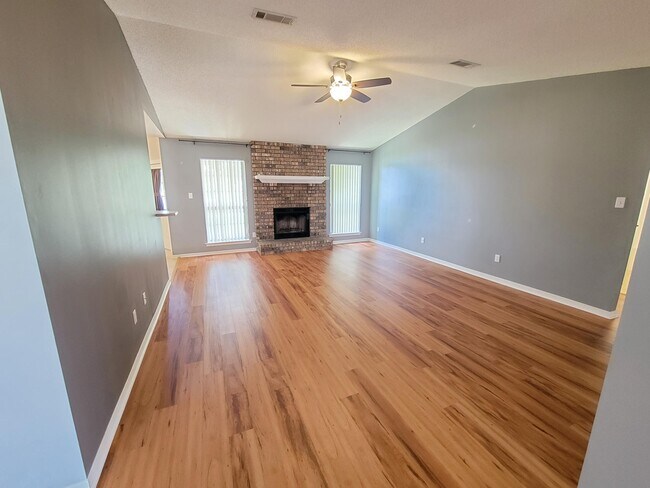 Foto del edificio - 2256 Orion Lake Dr