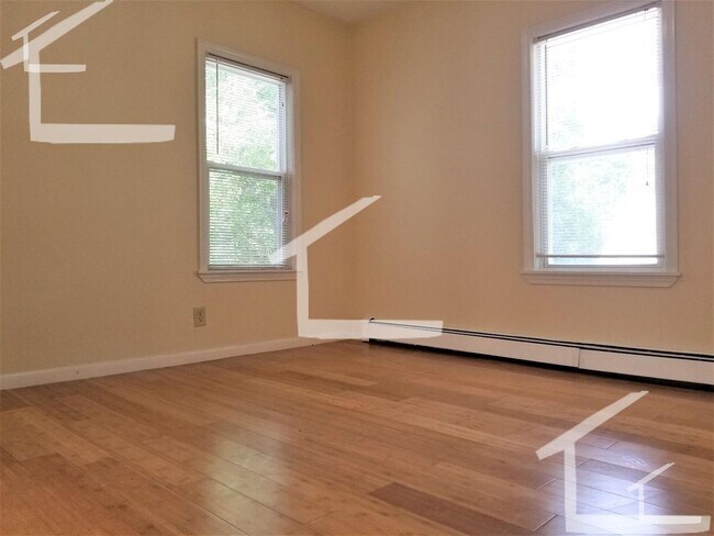 Building Photo - Unique BU Apartment