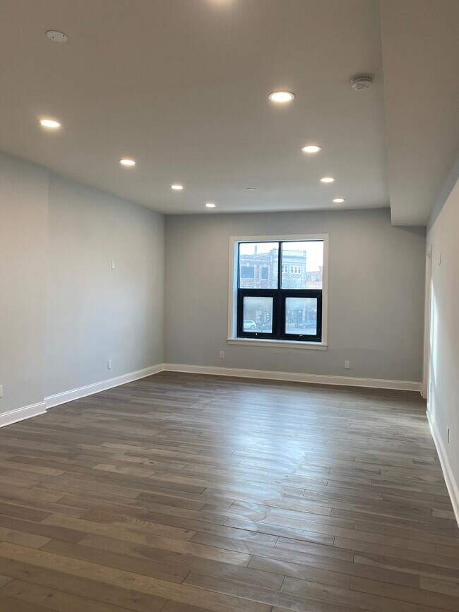 Living Room - 2639 N Kedzie Ave