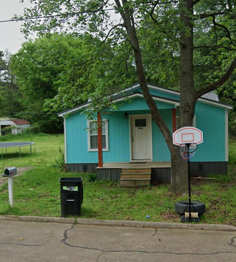 Primary Photo - 806 Fairview St