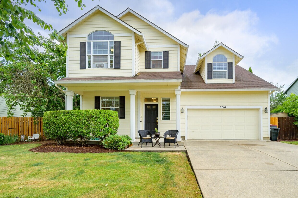 Primary Photo - Large 3 Bed, 2.5 Bath Home in McMinnville-...