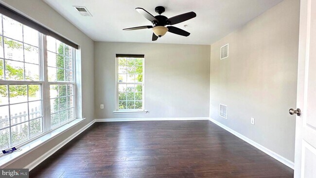Foto del edificio - 1700 Fernwood Dr