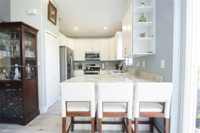 Building Photo - 3 br, 2 bath House - 15417 SW 21st Ter # 0