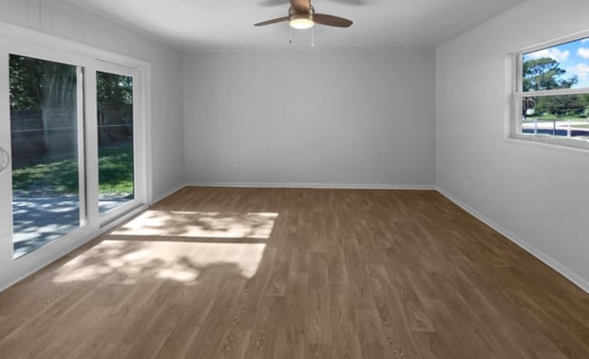 Building Photo - 2361 Leonid Rd