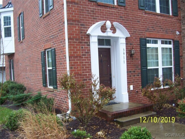 Foto del edificio - 3911 Fish Pond Ln