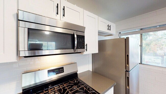 Foto del edificio - 4525 N 74th St