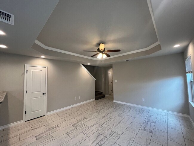 Building Photo - 6302 Luglio Ln