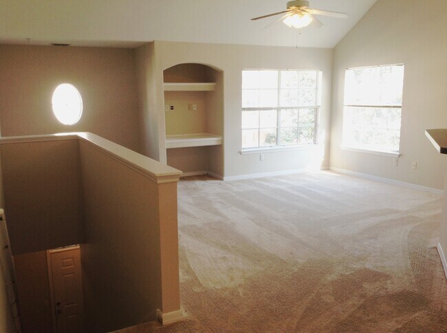 Photo - Spacious three bed at The Hamptons Apartment