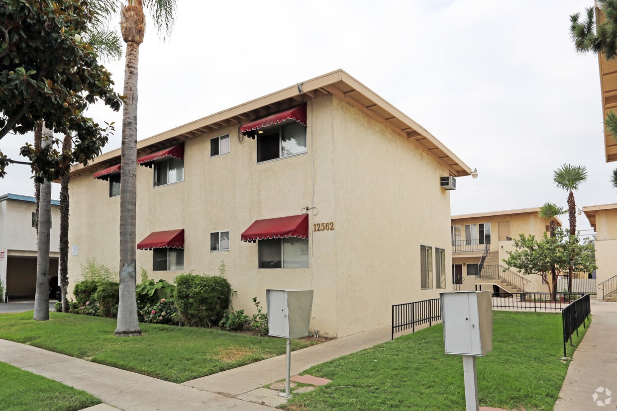 Foto principal - 12562 Sunswept Ave
