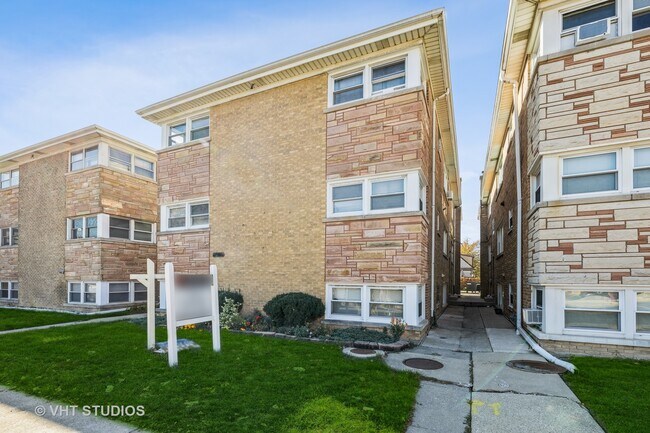 Foto del edificio - 2642 N Harlem Ave